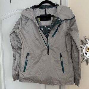 Burton Ladies Gray Silver Teal Blue Zipper Accents-M